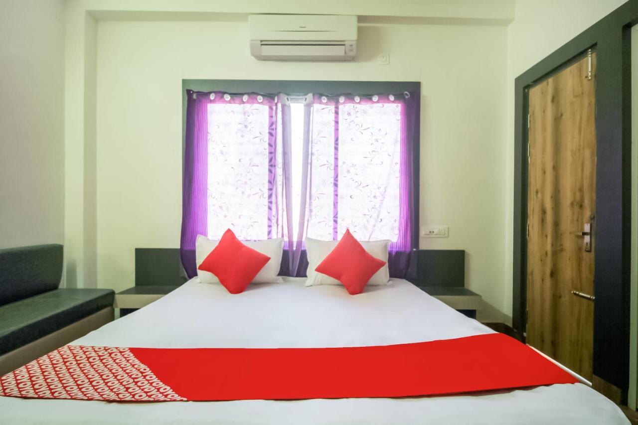 Oyo 69836 Aponjon Resort And Restaurant Shaugaon Buitenkant foto